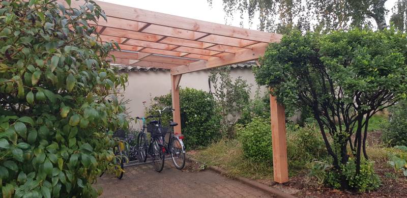 Pergola avec abris de vélos en douglas à Limonest