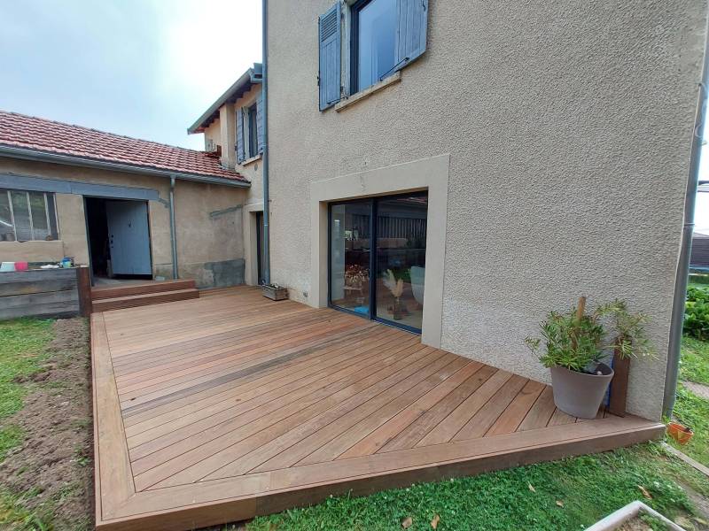 terrasse en bois en Ipé à Grézieu la Varenne