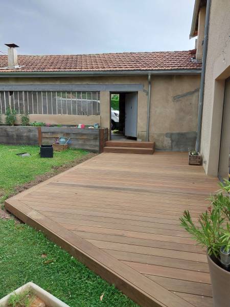 terrasse en bois en Ipé à Grézieu la Varenne