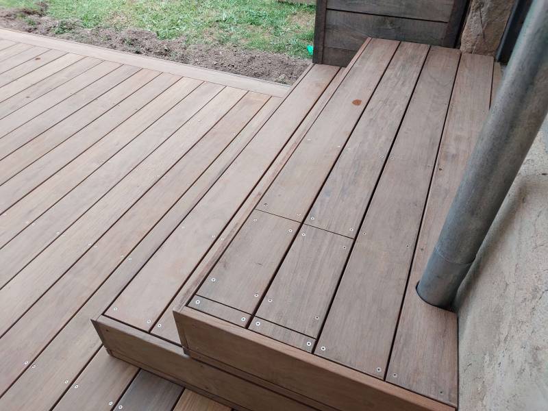 terrasse en bois en Ipé à Grézieu la Varenne