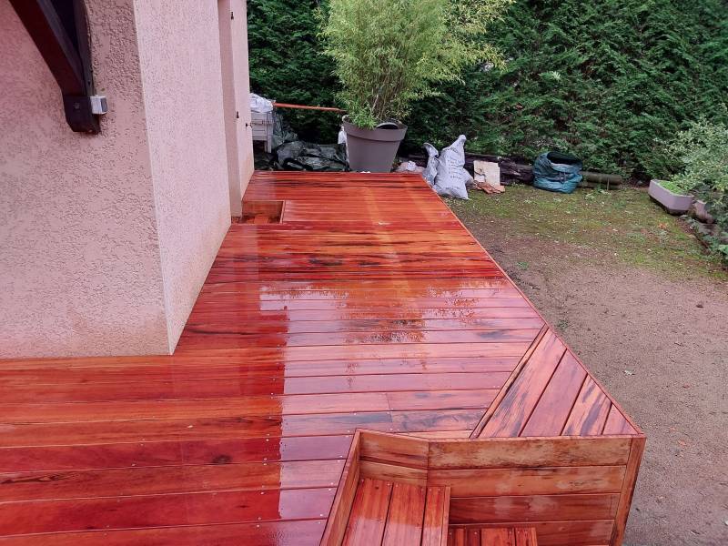 Terrasse en bois Muiracatiara sur la commune de Sain-bel