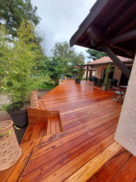 Terrasse en bois Muiracatiara sur la commune de Sain-bel