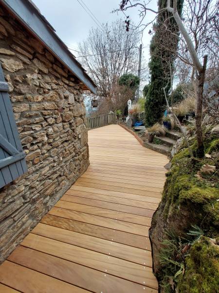 Notre zone d'activité pour ce service Constructeur de Terrasse Bois avec jardinière intégrée près de