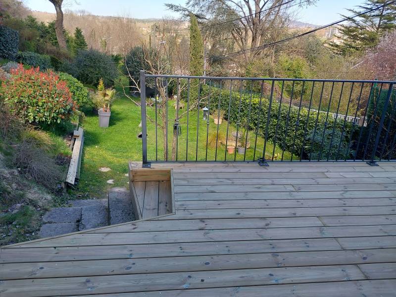 terrasse sur pilotis en pin a Francheville
