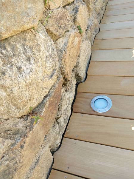 terrasse en bois exotique GARAPA à côté de Craponne