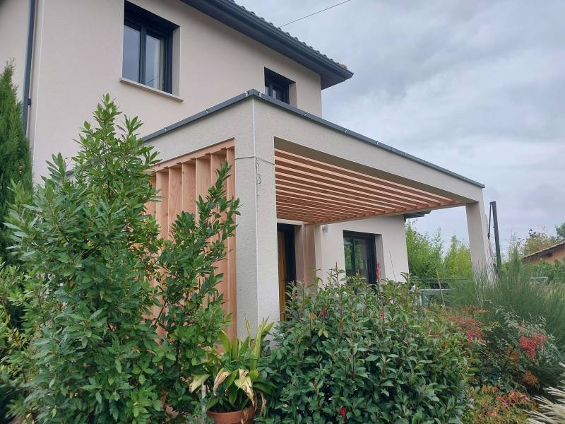 pergola et brise vue à La tour de Salvagny