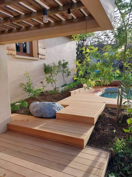 terrasse en bois exotique autour d'une piscine WATERAIR a Sainte foy les lyon