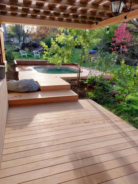 terrasse en bois exotique autour d'une piscine WATERAIR a Sainte foy les lyon
