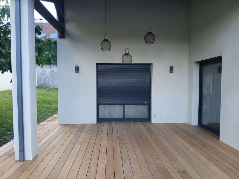terrasse bois en GARAPA sur la commune de Saint genis laval