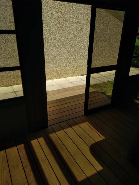 Habillage intérieur et extérieur d’un gazebo en bois exotique Ipe a Lentilly