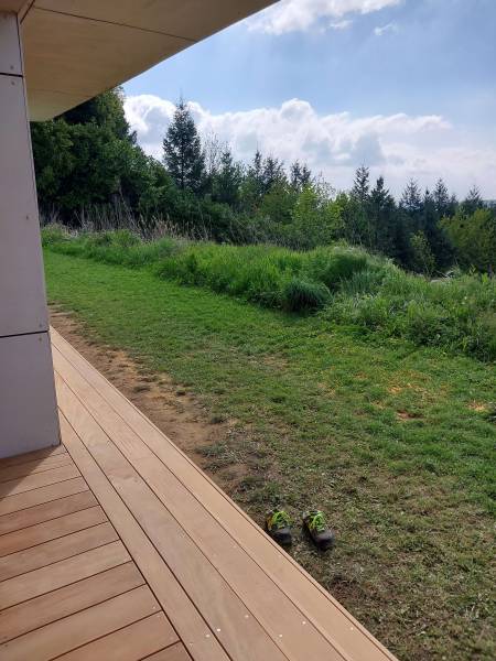 terrasse et escaliers en GARAPA sur la commune de Valsonne